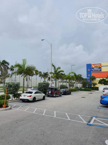 Фотографии отеля  Candlewood Suites Miami Airport West 2*