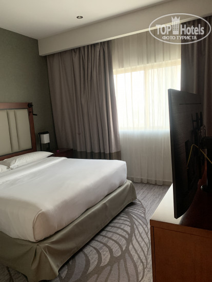 Фотографии отеля  DoubleTree by Hilton Ras al Khaimah Corniche Hotel & Residences 4*