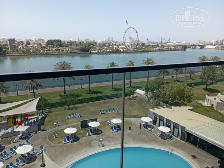 New photos from tourists Holiday International 4*