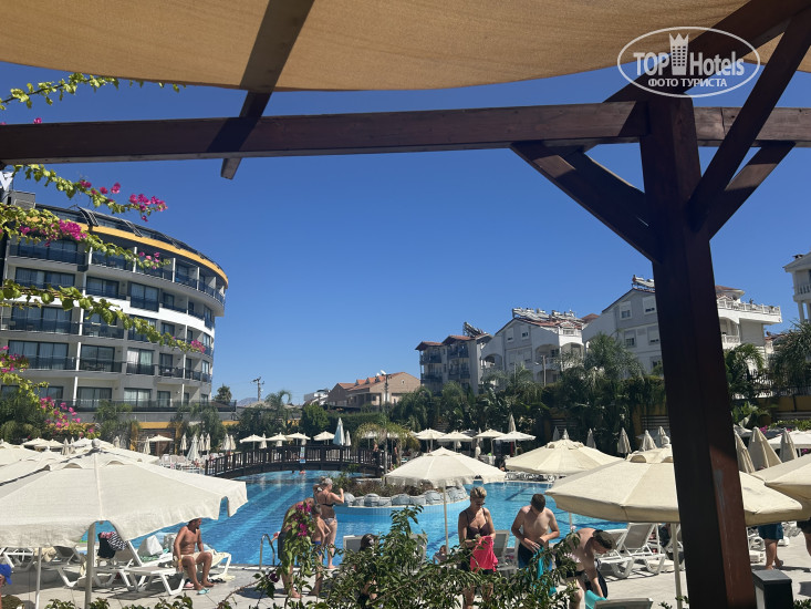 Arnor De Luxe Hotel & Spa