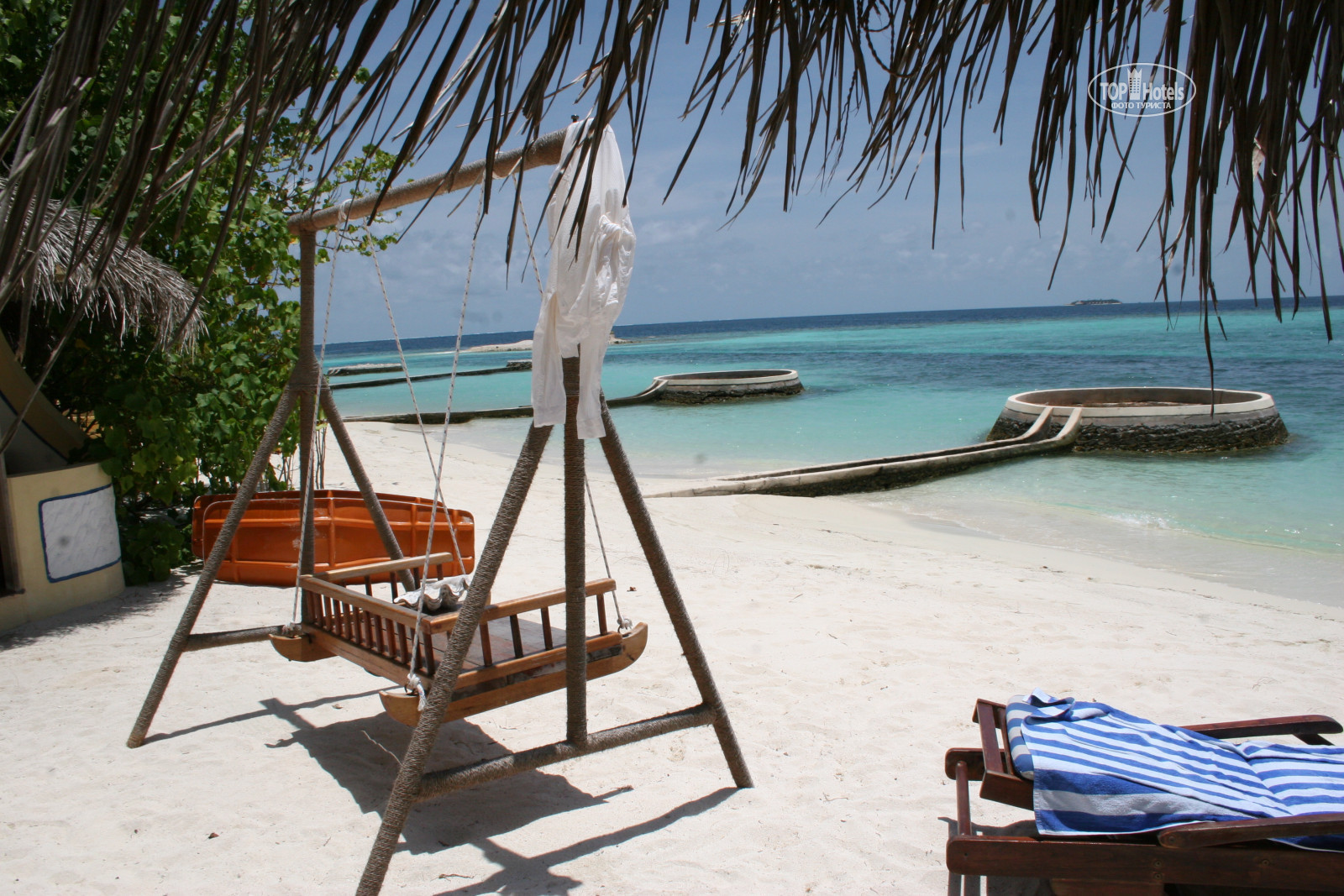 Nika island resort spa. Nika Island 5*. Nika Island Resort Spa 5. Nika Island Maldives.