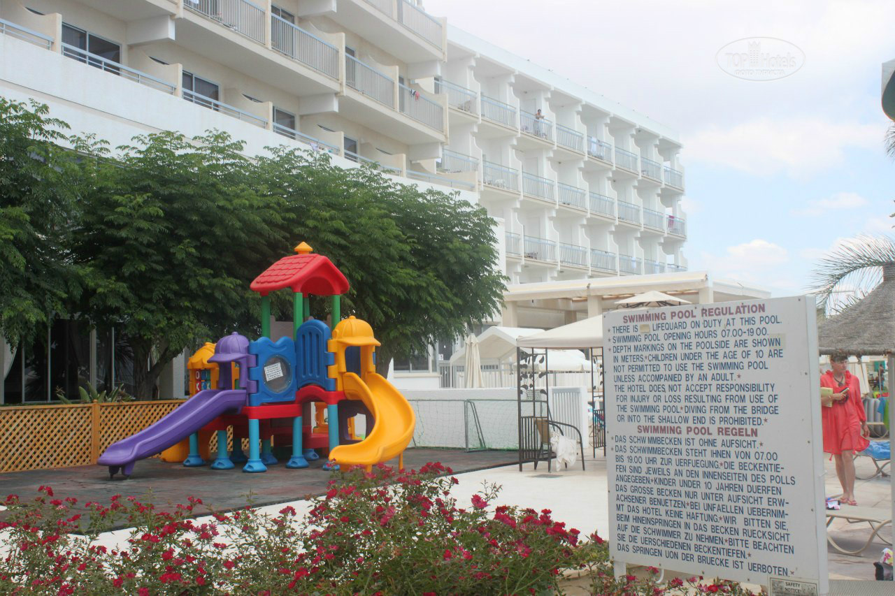 Pernera Beach Hotel 4