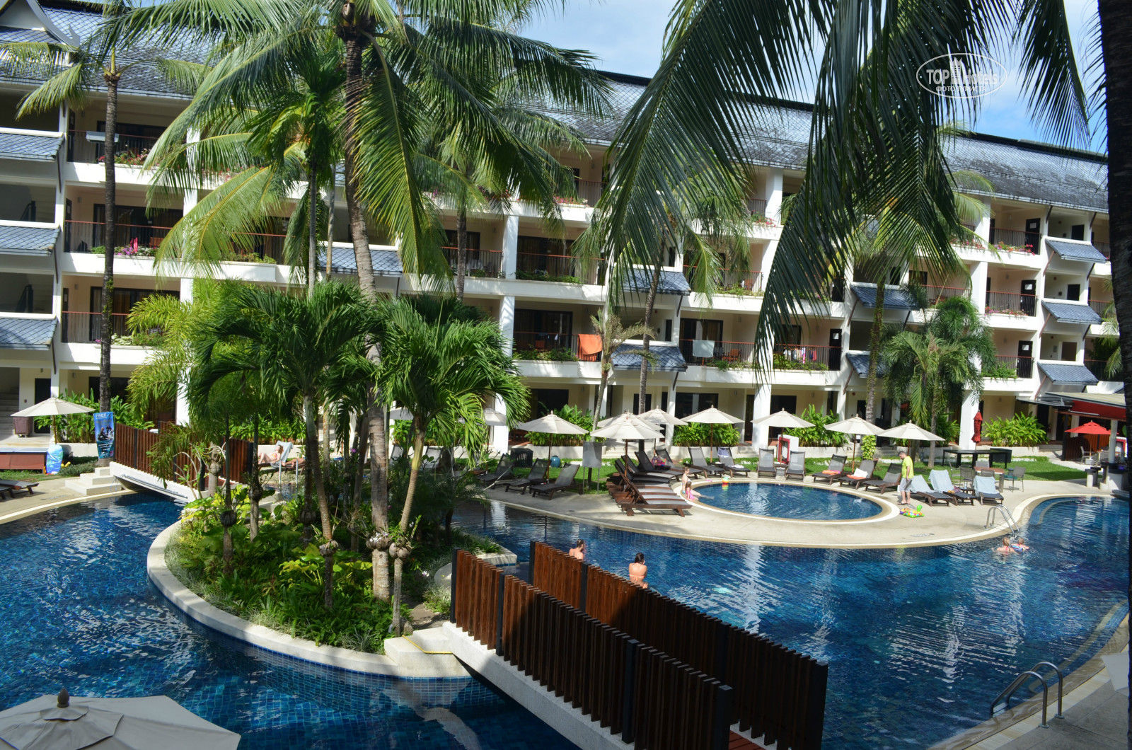 Radisson kamala. Swissotel Kamala Пхукет. Swissotel Resort Phuket Kamala Beach 5*. Рэдиссон Пхукет Камала. Radisson Resort Phuket 4.