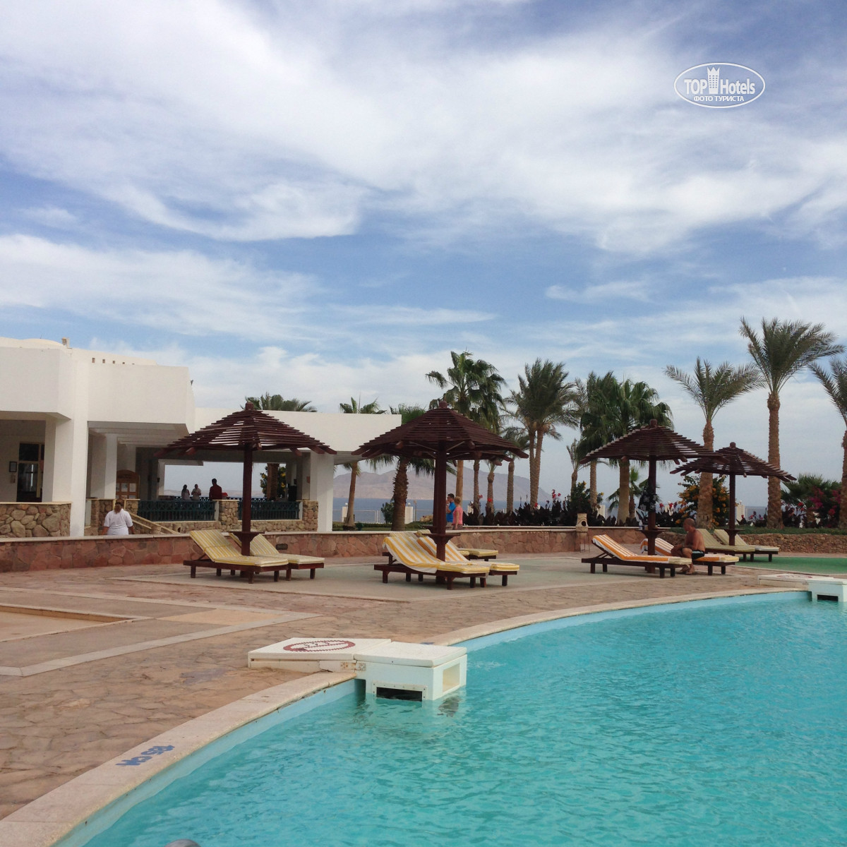 Coral Beach Resort Montazah 4