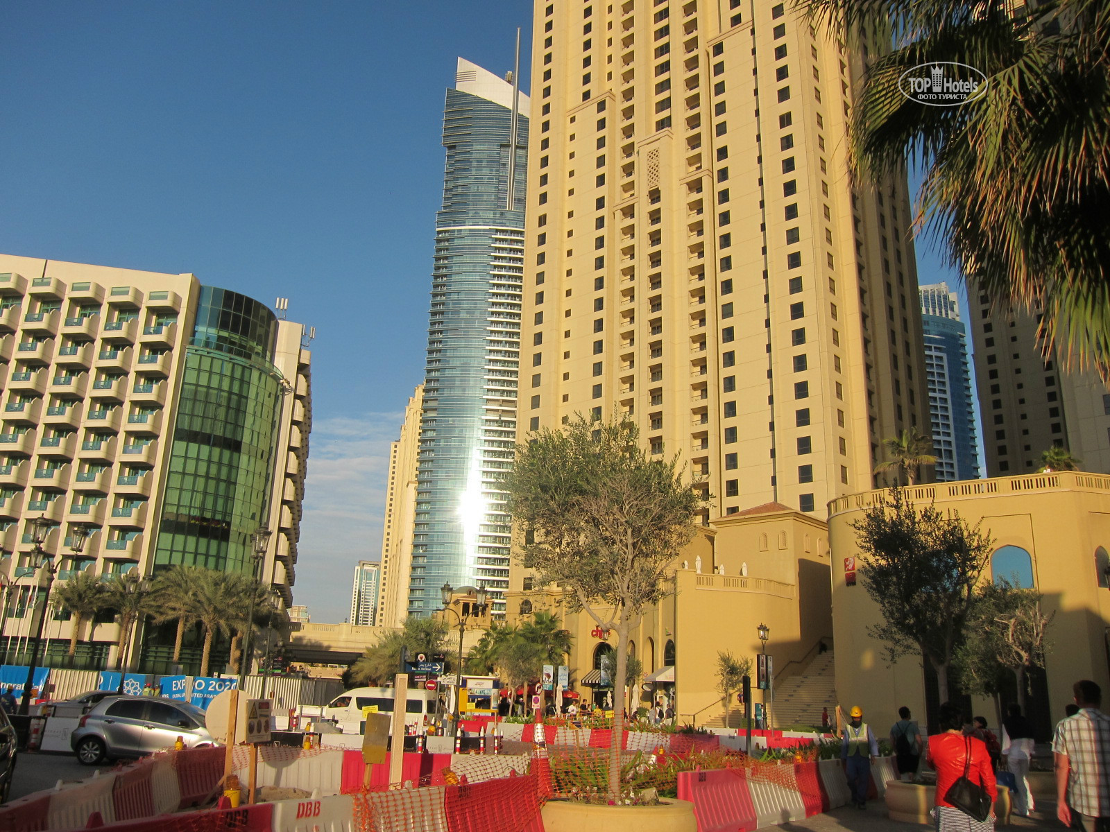 Sofitel jumeirah beach. Софитель Дубай Джумейра Бич. Sofitel Dubai Jumeirah Beach пляж. Sofitel Dubai Jumeirah Beach пляж рядом.