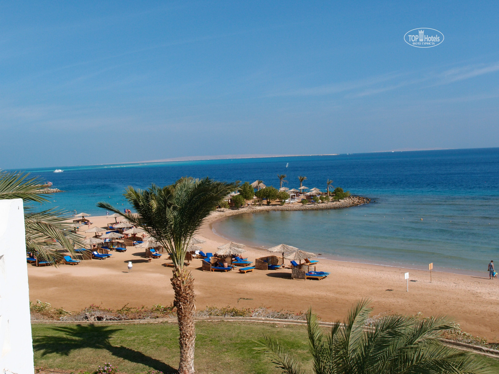 Меркури египет хургада. Mercure Hurghada 4 Египет Хургада. Mercury Hotel 4 Хургада. Хургада Меркурий 4 Египет отель. Меркури Египет отель пляж.